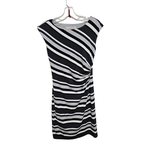 Ann Taylor LOFT Dresses & Skirts - Ann Taylor Loft Stretch
Lined Dress Size XSP